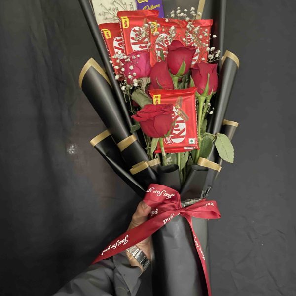 5 Kikat 1 Dairy Milk with 5 Red Roses, Gypsy and Message