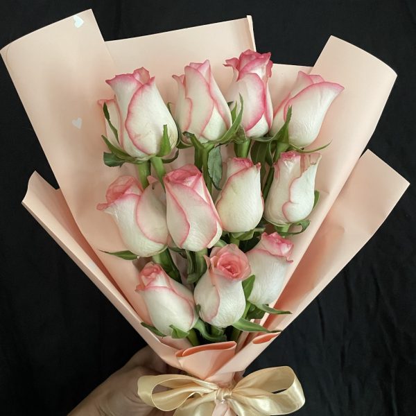10 Jumilia Roses Bouquet Premium